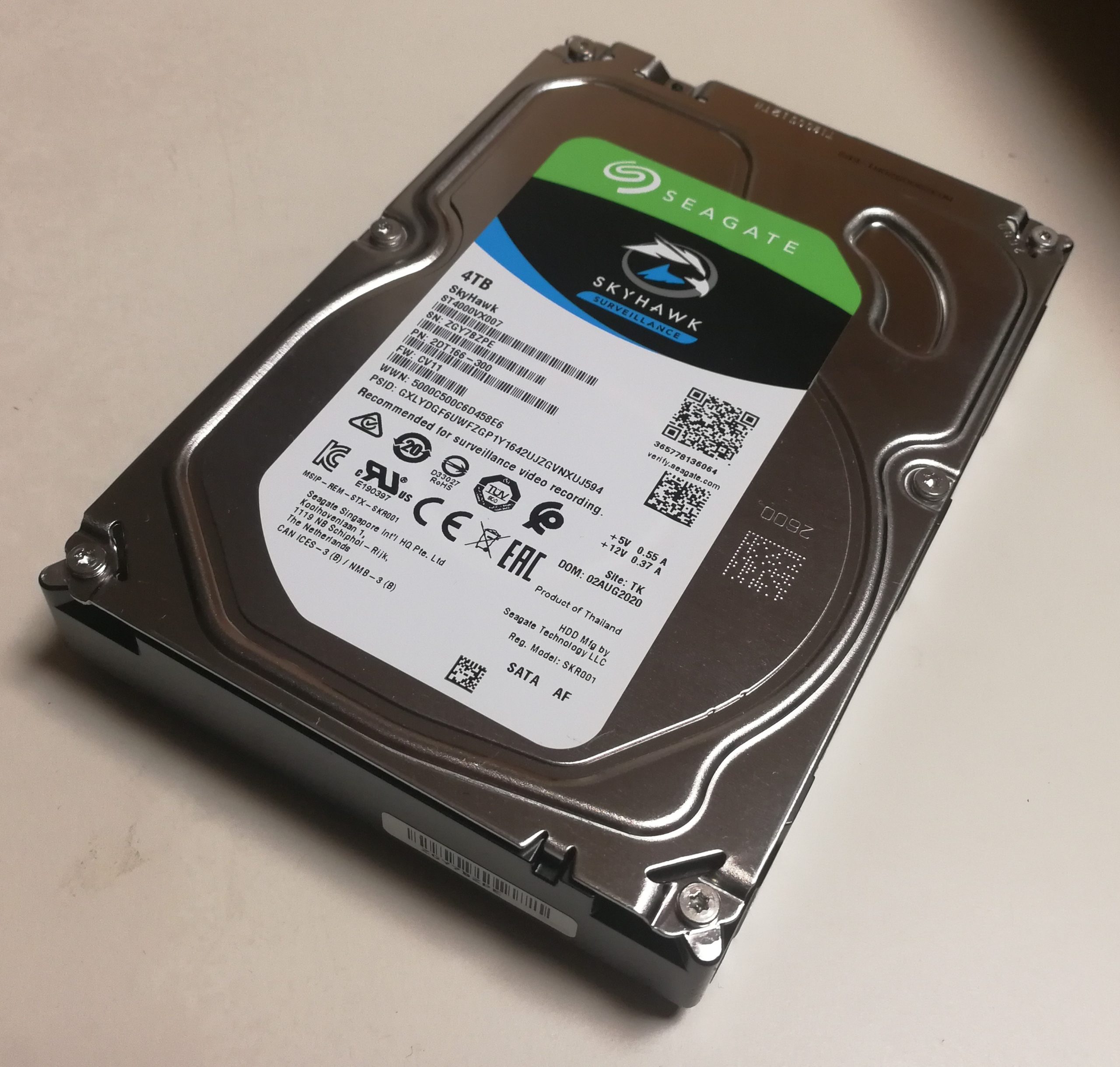 NVRは安定した場所に置こう、絶対に｜エレマンの防犯カメラ